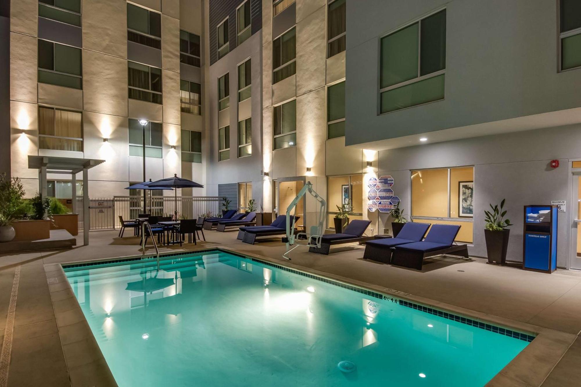 Hampton Inn&Suites Los Angeles - Glendale Exterior foto